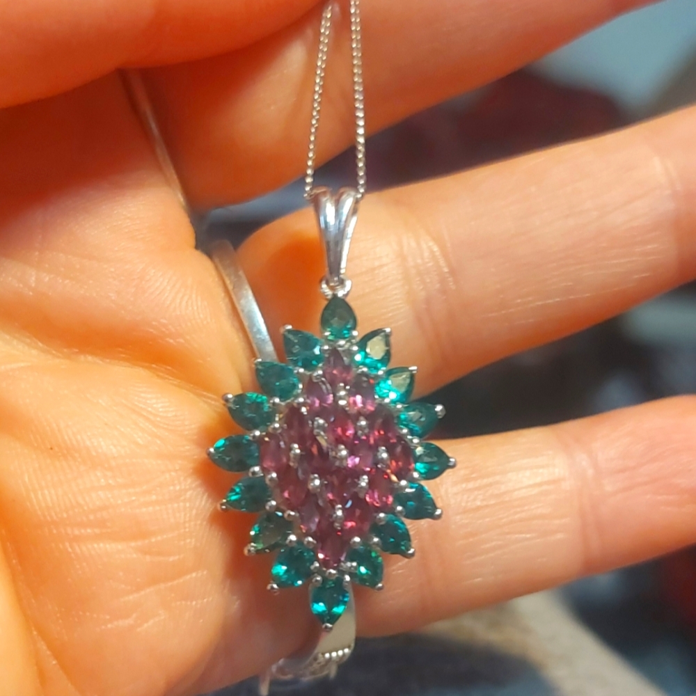NWOT 925 Platinum plated amethyst and emerald pendant 20"